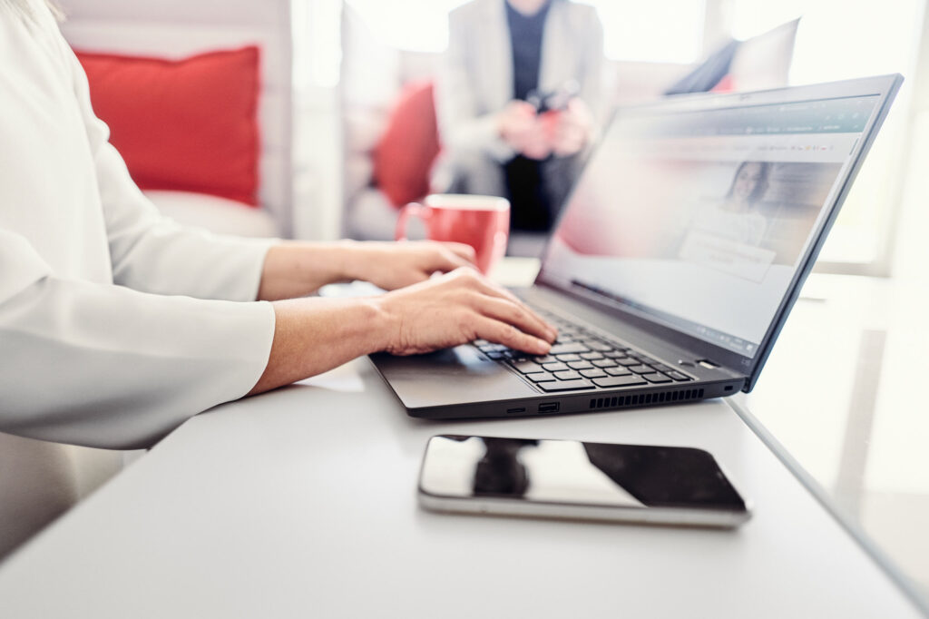 kwsoft&reg;-Umfrage: Sicherheit, KI und Cloud haben Prio